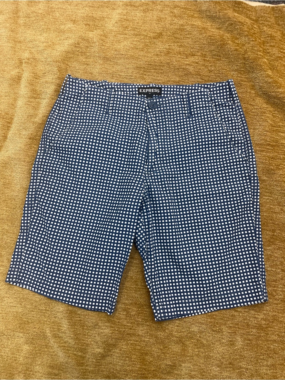 Express blue & white check, 4 pocket, men’s size 28 waist cotton shorts